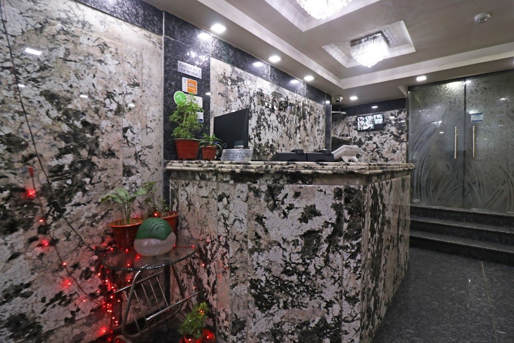 Фото Oyo 16209 Hotel Ambar Palace