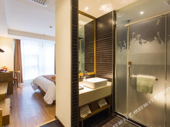 Фото James Joyce Coffetel YanAn Baota