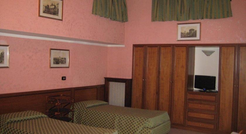 Фото Hotel Octavia