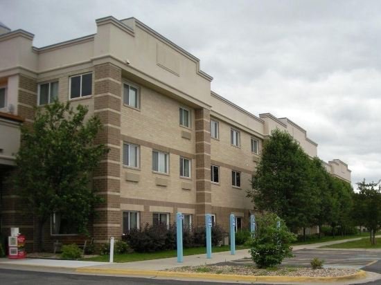 Фото Baymont Inn & Suites by Wyndham Lincoln Ne