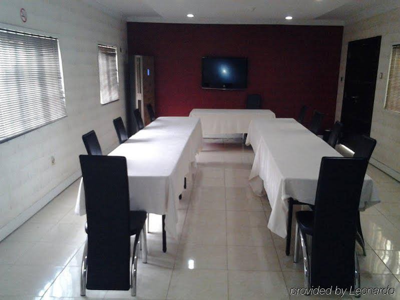 Фото Thornberry Pearl Manor Suites