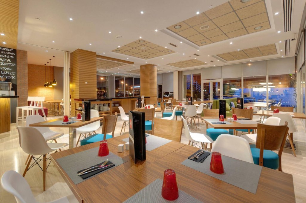 Фото Hotel Madrid Chamartin Affiliated by Melia