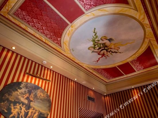 Фото The Inn at the Spanish Steps 