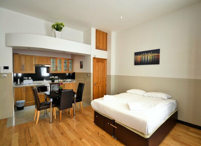 Гостиница Hyde Park Apartments 8 Craven Hill в Лондоне