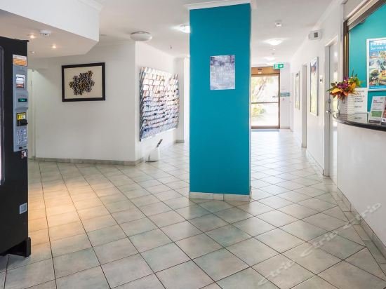 Фото Palmerston Tower Holiday Apartments