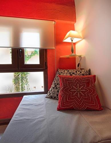 Фото Apartamentos con patio junto a la catedral by Toledo Ap