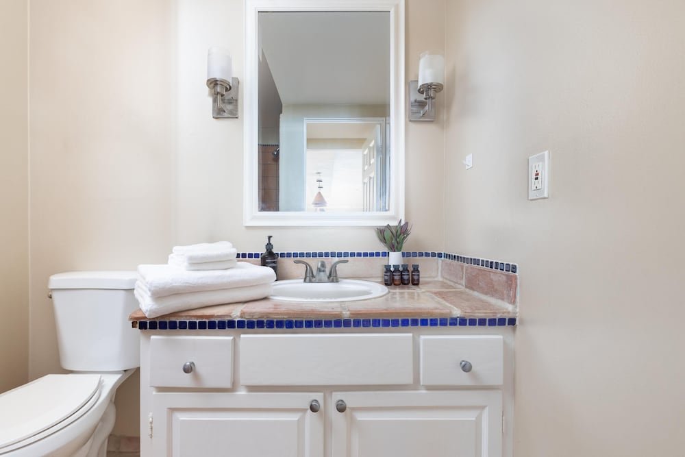 Фото Rockpoint by AvantStay Beachfront Home w Ocean Views & Private Beach Access