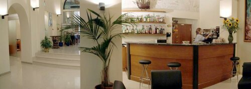 Внешний вид отеля Hotel Adria в Барях, фото 4