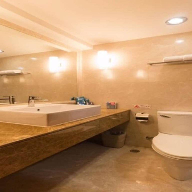 Фото Zhuhai Guotai Hotel