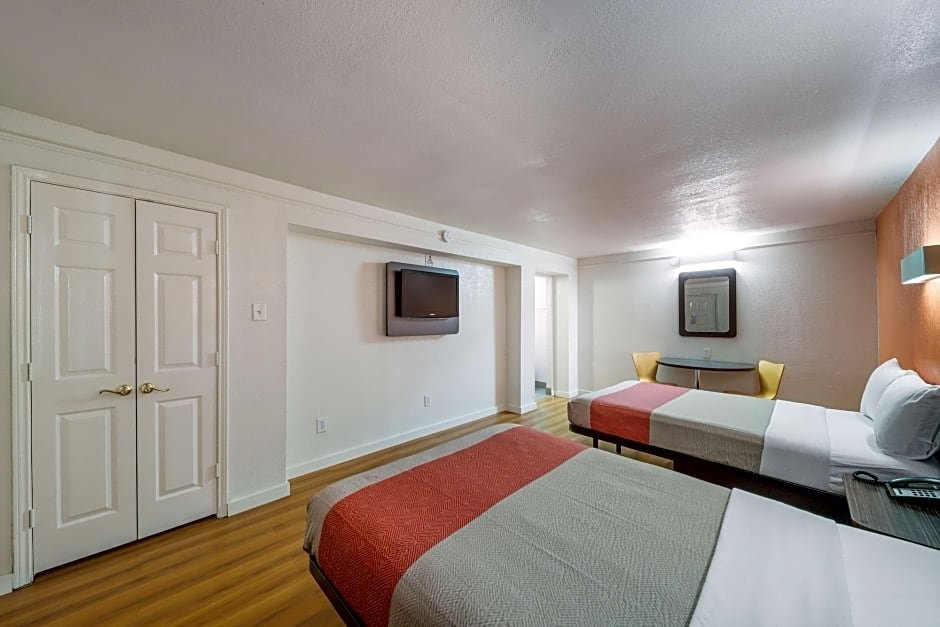 Фото Motel 6 Dallas, Tx - Farmers Branch