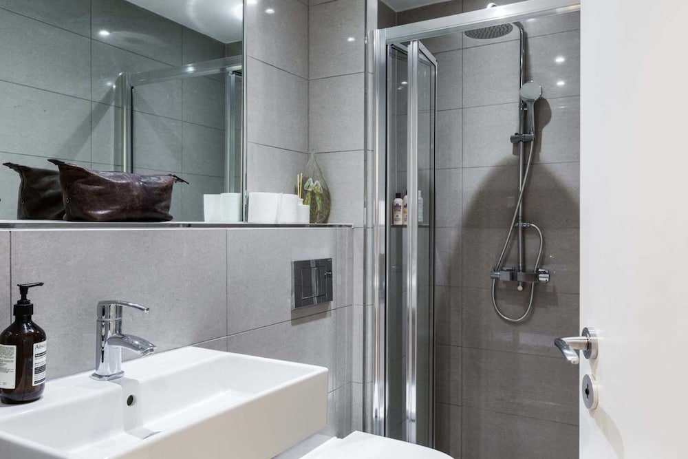 Фото Amazing 1 Bed 5mins Walk to Oxford Street