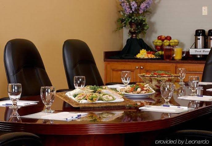 Фото SpringHill Suites by Marriott Atlanta Buckhead