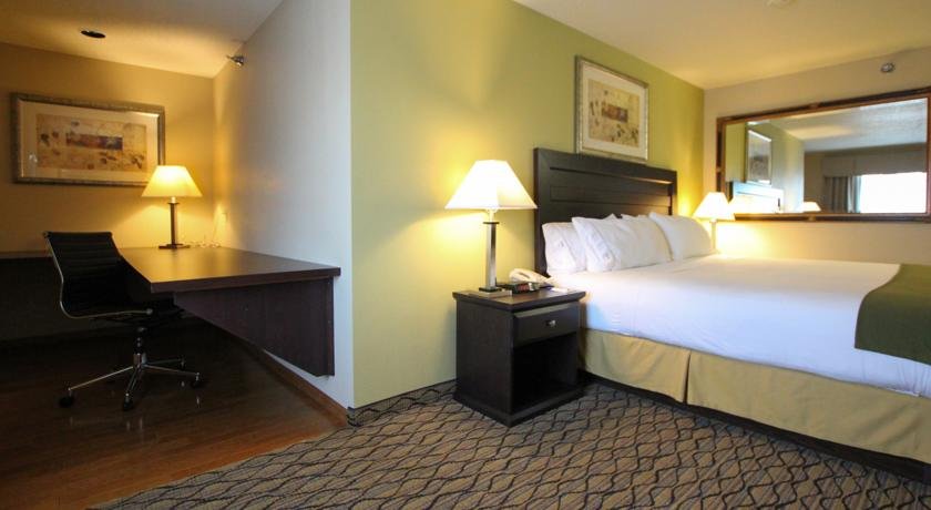 Фото Holiday Inn Express Hotel & Suites Chicago - Libertyville, an Ihg Hotel