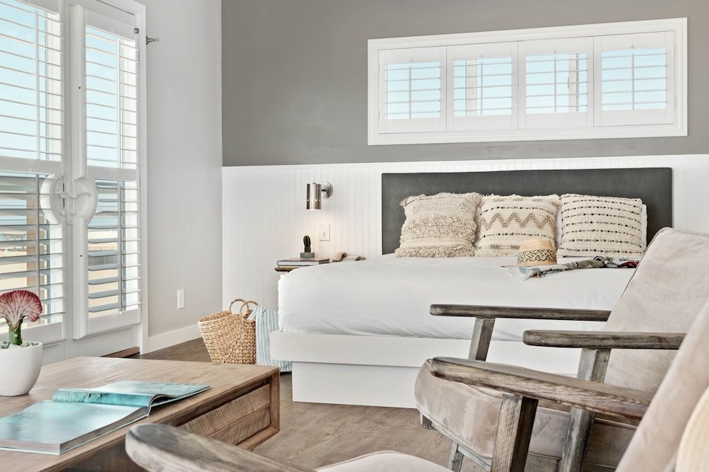 Фото Sea Sprite Oceanfront Hotel