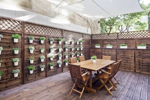 Фото Midtown Apartments