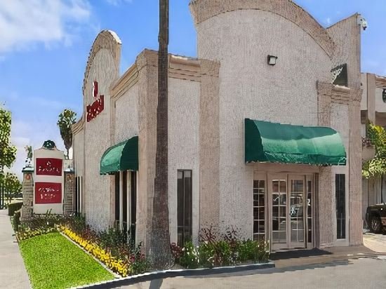 Фото Ramada by Wyndham Anaheim Maingate North