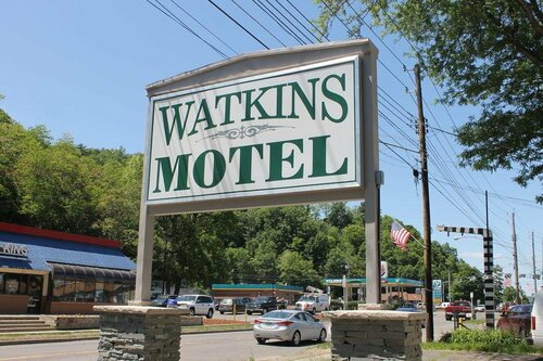 Гостиница Watkins Motel