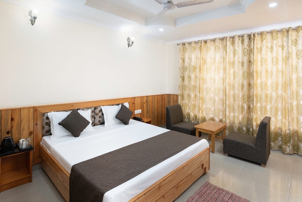 Фото The Posh hotel