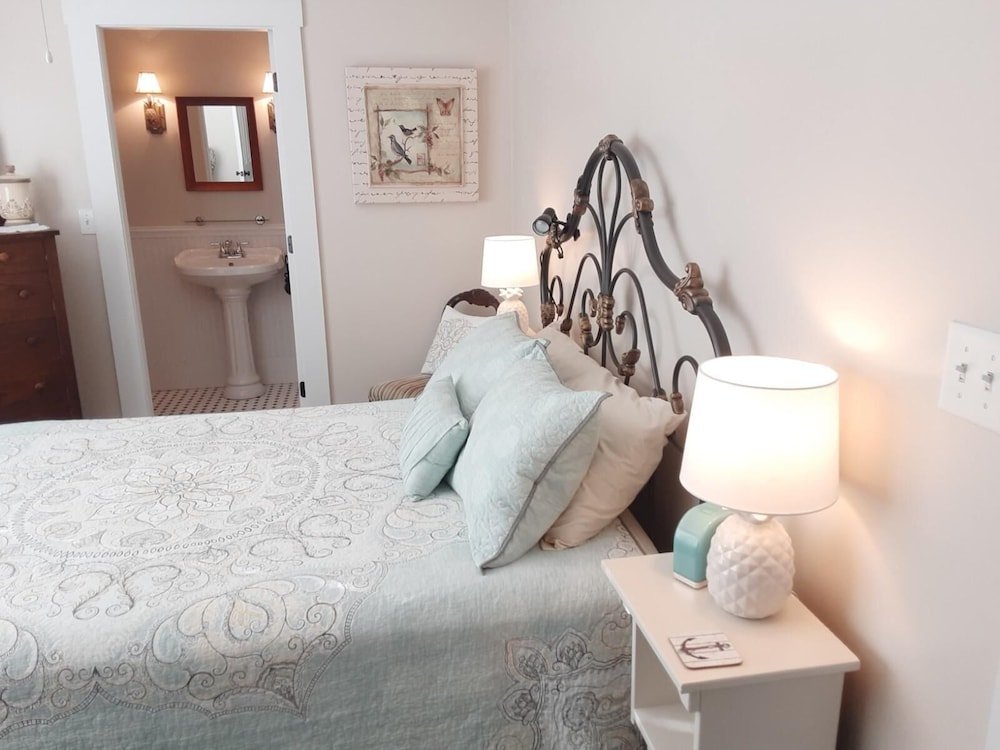 Фото Bittersweet Bed and Breakfast