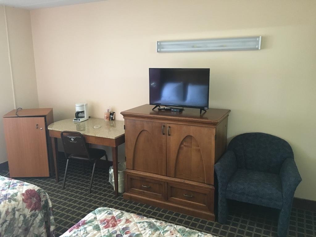 Фото Budget Inn of Bay City