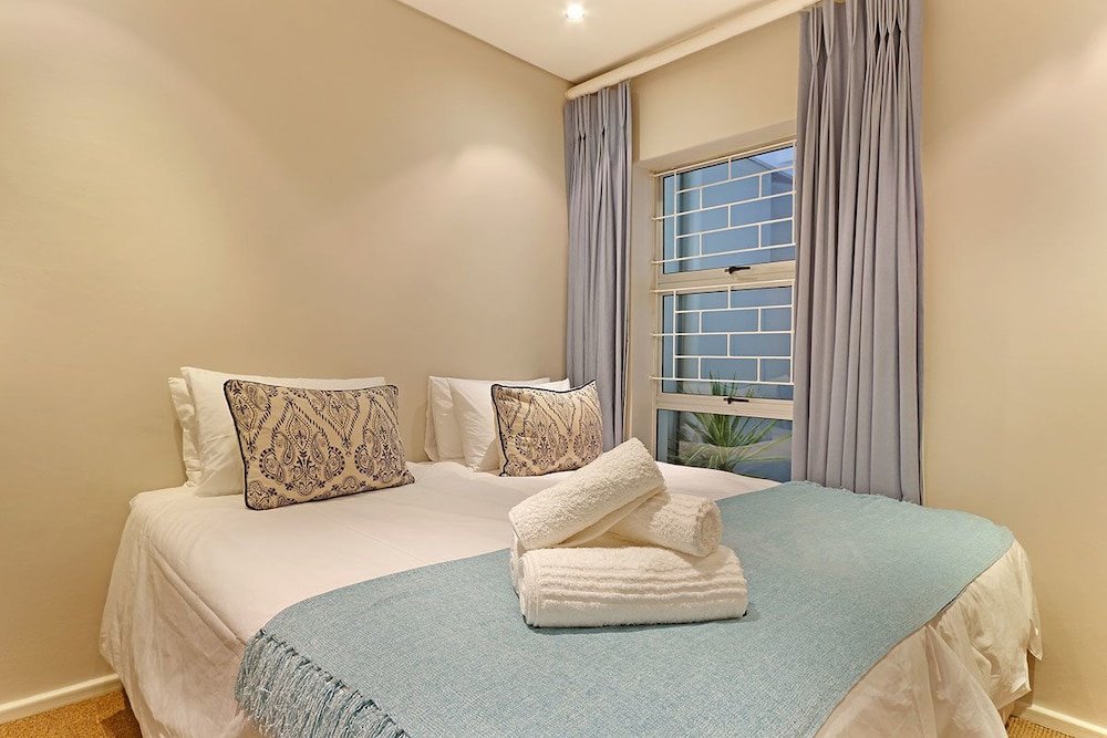 Фото Dolphin Beach Hotel