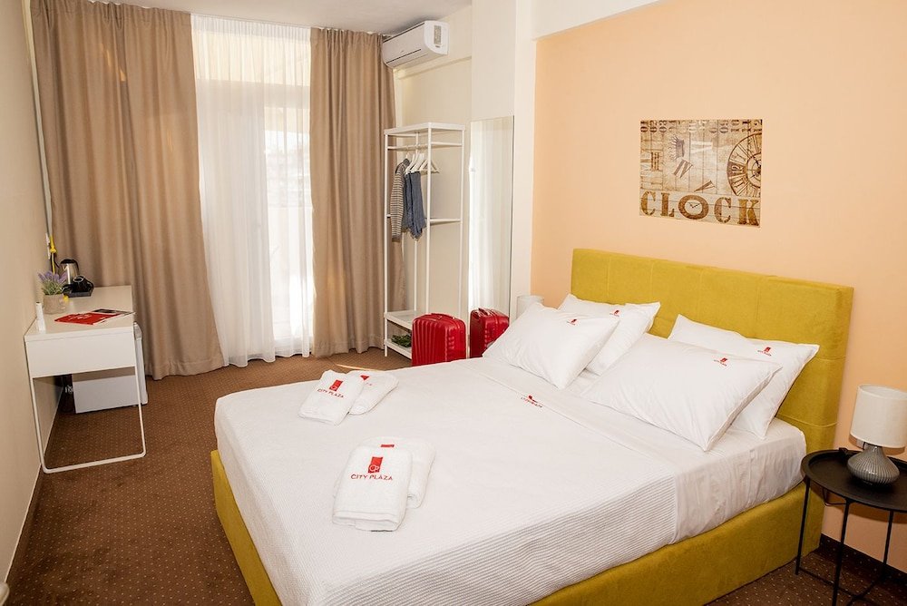 Фото City Plaza Apartments & Rooms
