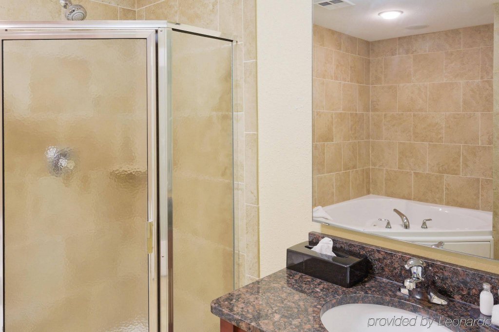 Фото Highland Suites