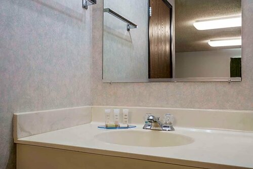 Гостиница Howard Johnson by Wyndham West Fargo в Фарго