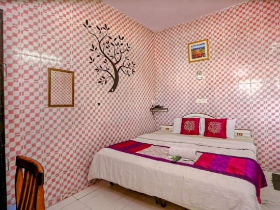 Фото Embassy Hotel