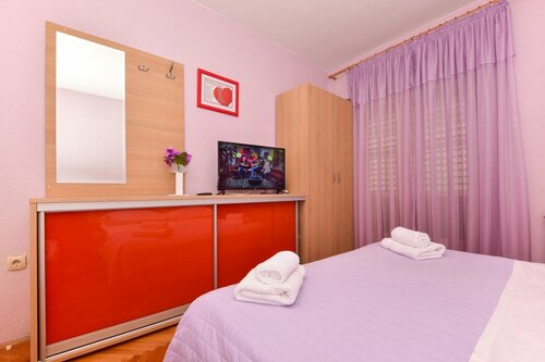 Гостиница Apartment Pet - 300 m from beach: A1 Makarska, Riviera Makarska в Макарске