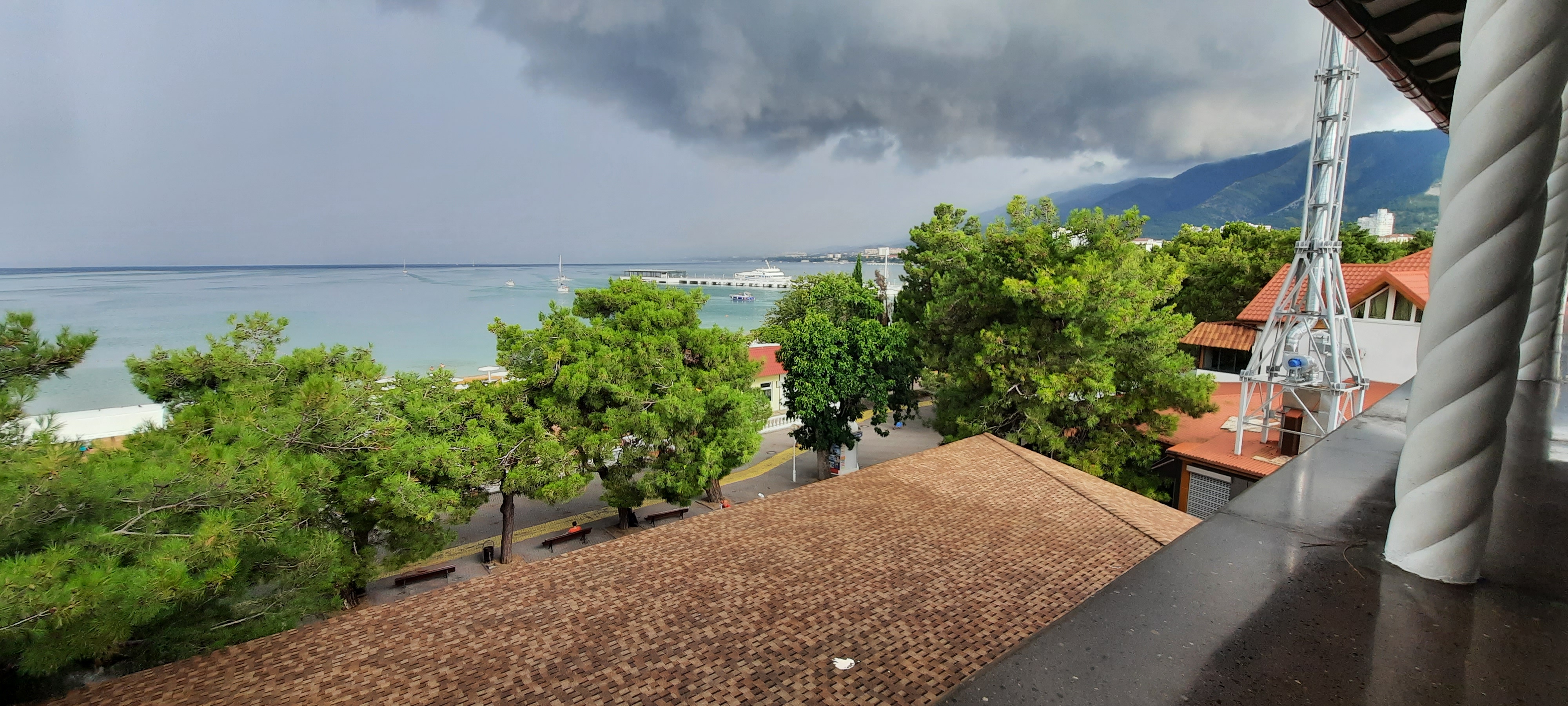 Фото Янтарь