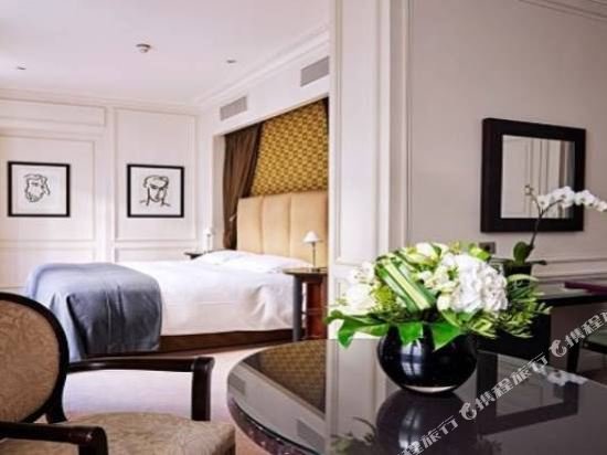 Фото La Trémoille Hotel