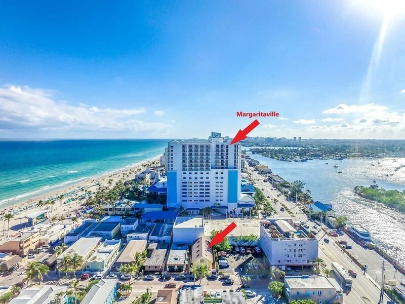 Жильё посуточно Trendy Loft Apt Oceanside Hollywood Beach Unit 4 в Голливуде