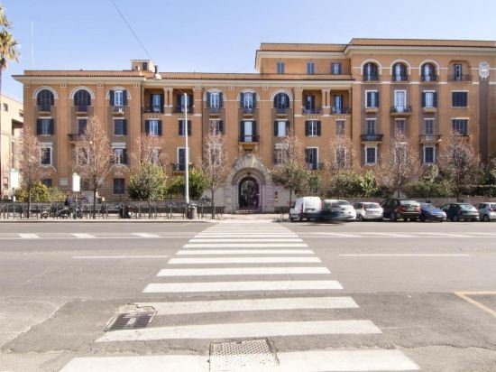 Фото отеля 1