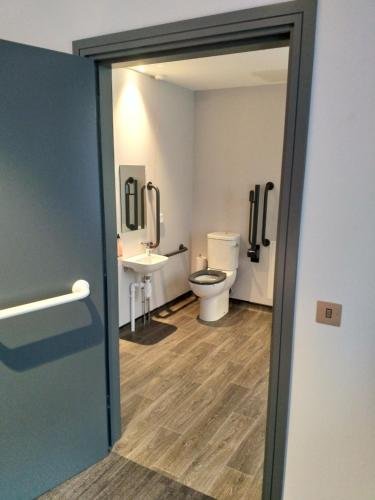 Фото EasyHotel Belfast