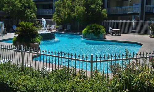 Гостиница Manor Suites в Хендерсоне