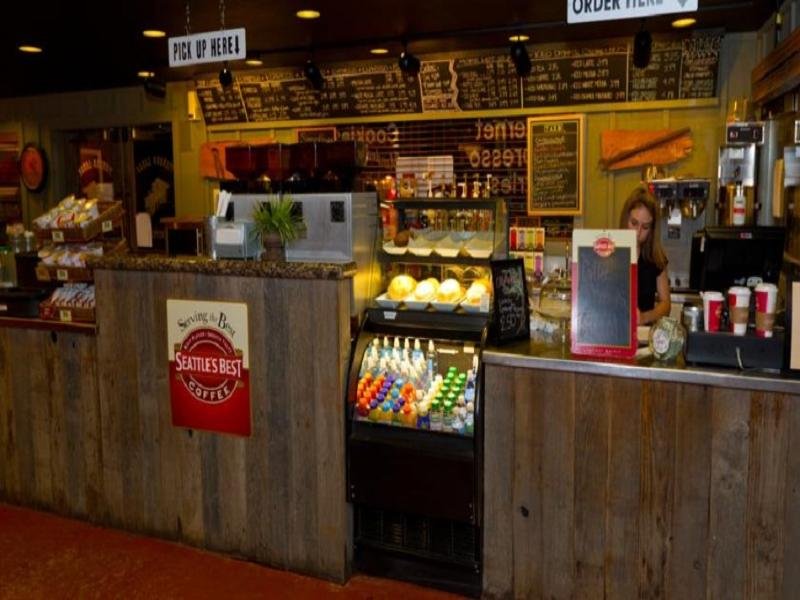 Фото Pioneer Lodge