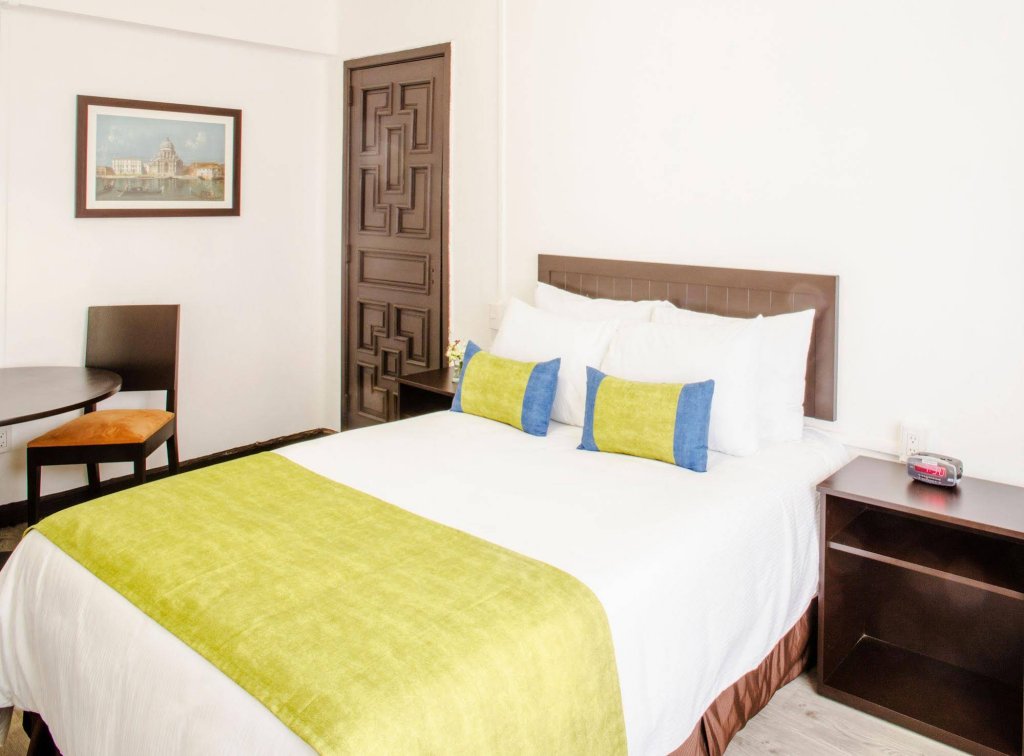 Фото Hotel Virreyes