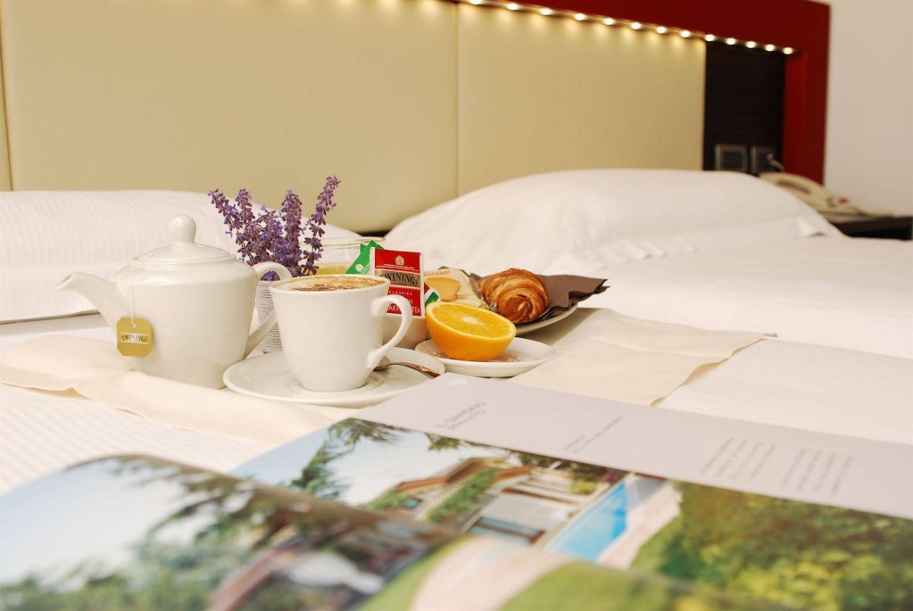 Фото Kairos Garda Hotel