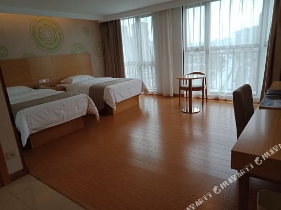 Фото GreenTree Inn GuiLin LinGui District JinShan Square JinShui Road Express Hotel