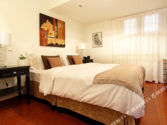 Фото Oasis Pool House