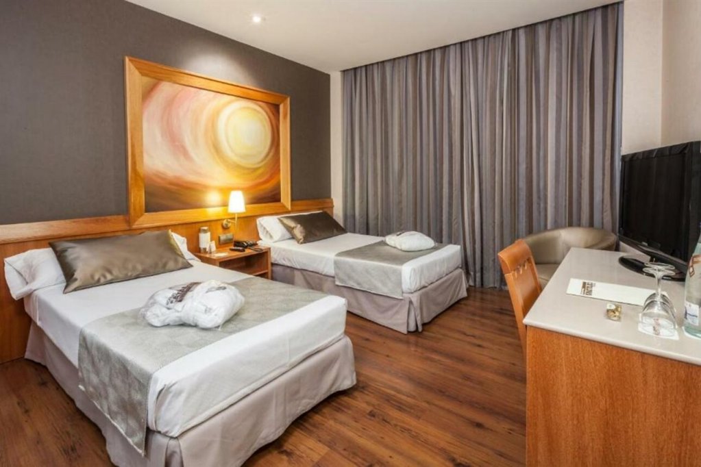 Фото Catalonia Excelsior Hotel