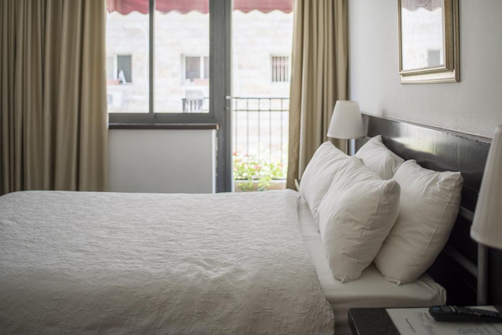 Фото La Perle Hotel