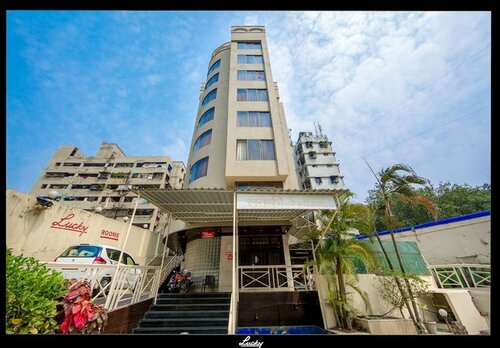 Гостиница Hotel Lucky Goregaon в Мумбаи