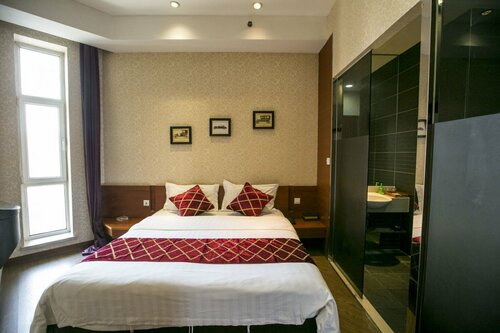 Love Holiday Inn apartment