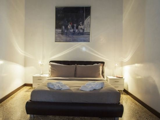 Фото Fenice Apartments in Venice