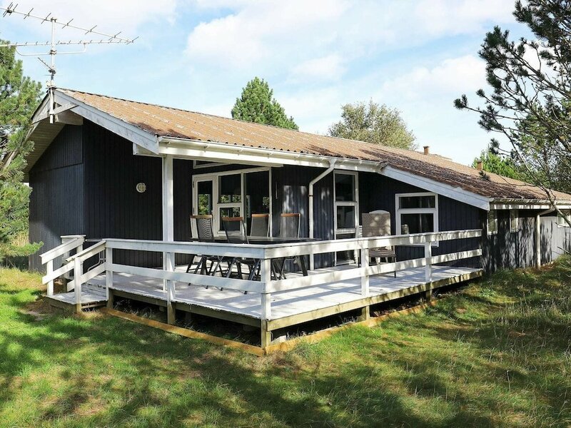 Жильё посуточно Charming Holiday Home in Ålbæk With Whirlpool