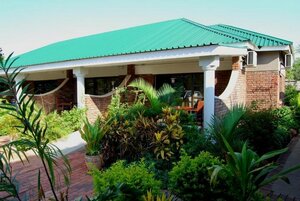 Dzimbahwe Guest Lodge