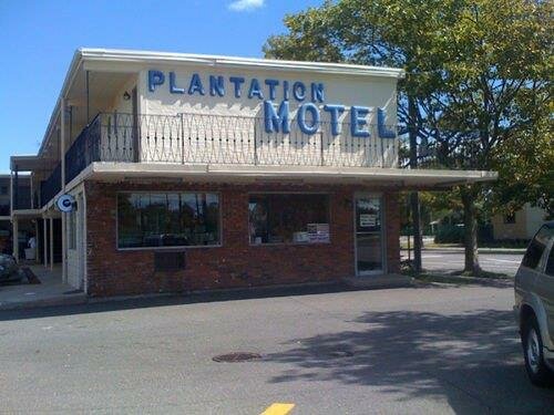 Plantation Motel