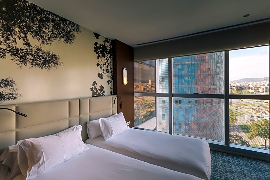 Фото The Gates Diagonal